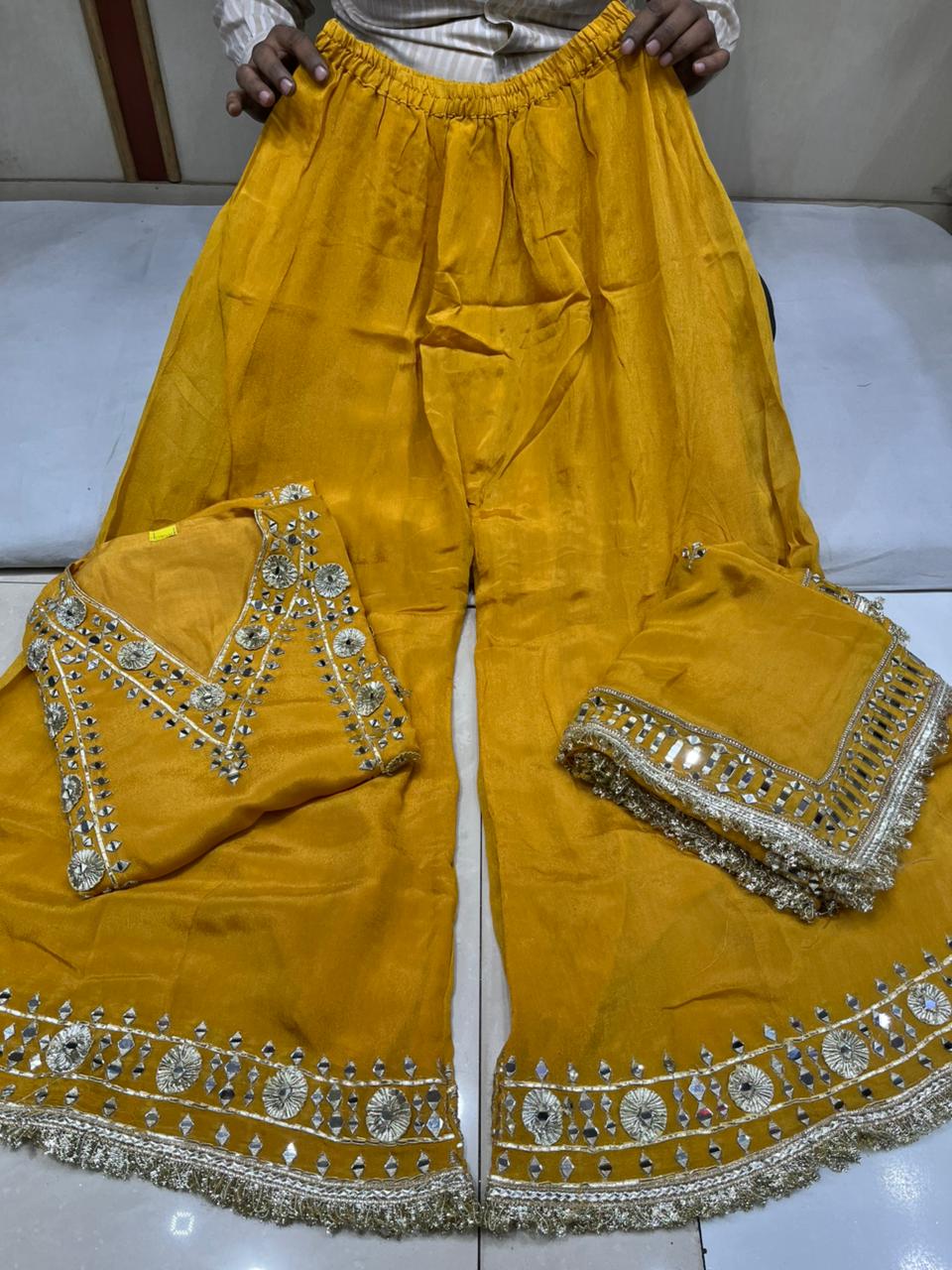 Mirror Beautiful Sharara