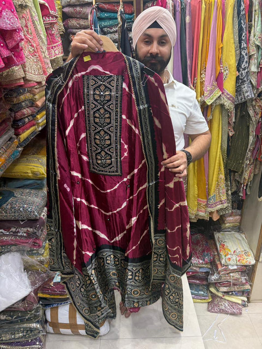 Gajji silk Kalamkari Light Mirror Neck