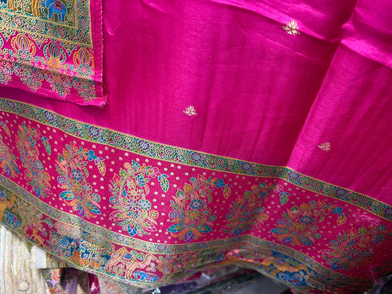 Pure Silk Banarasi Weave Heavy Dupatta Figures Ghera