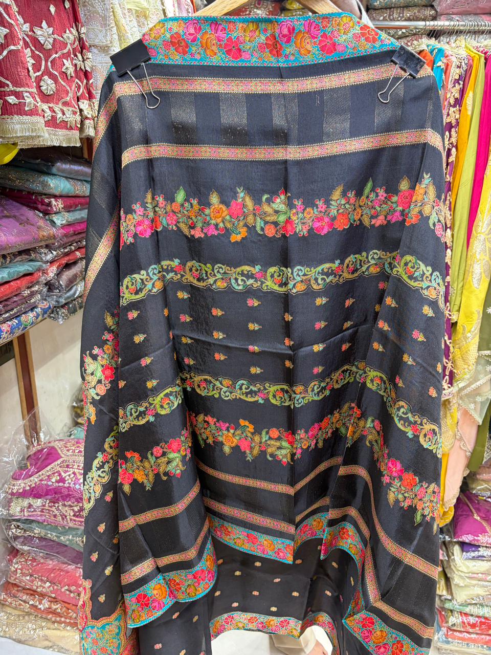 Silk Jacquard Weave with Position Print Beauty