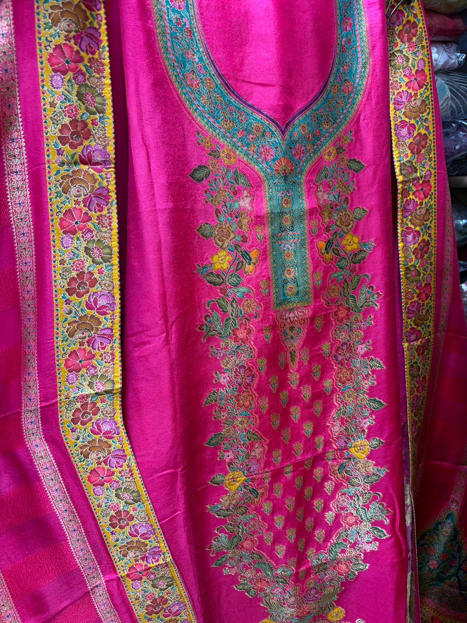 Silk Jacquard Weave with Position Print Beauty