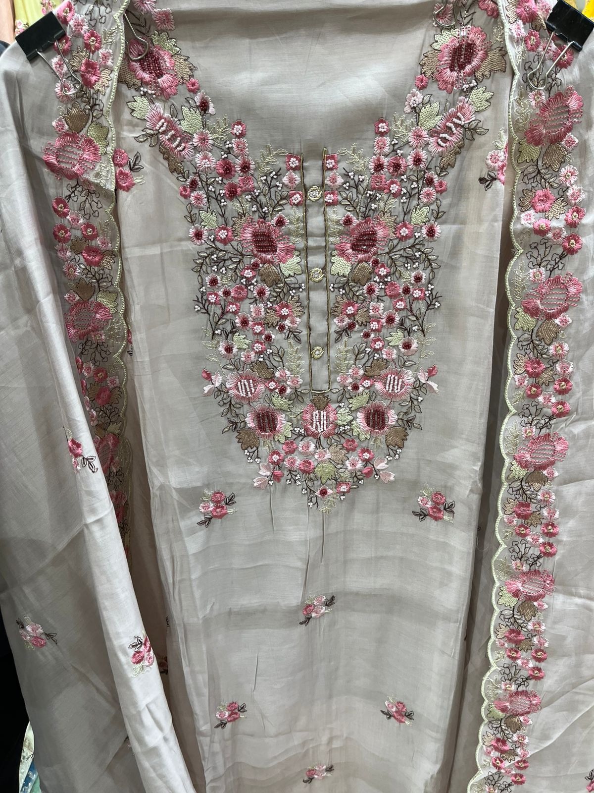 Muslin Thread & Beat work Elegant Neck