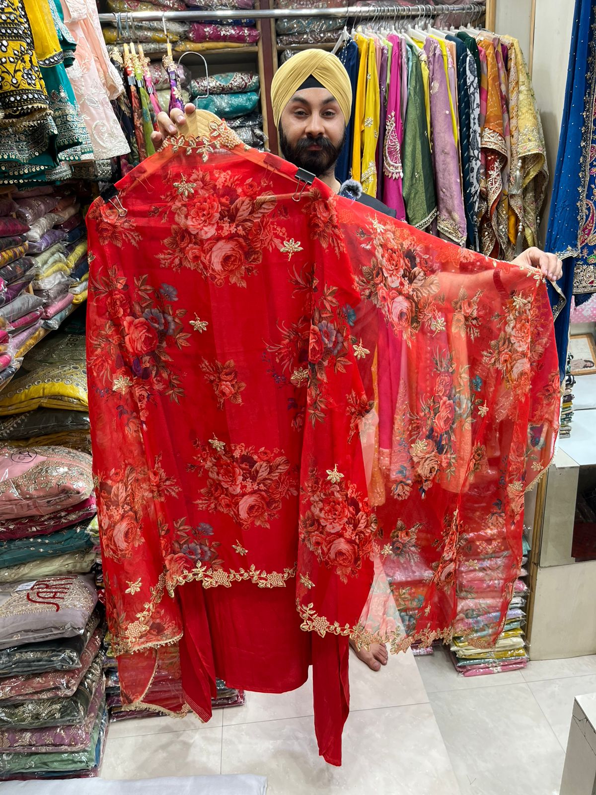 Premium Crepe Organza Dupatta - V Neck Beats Work