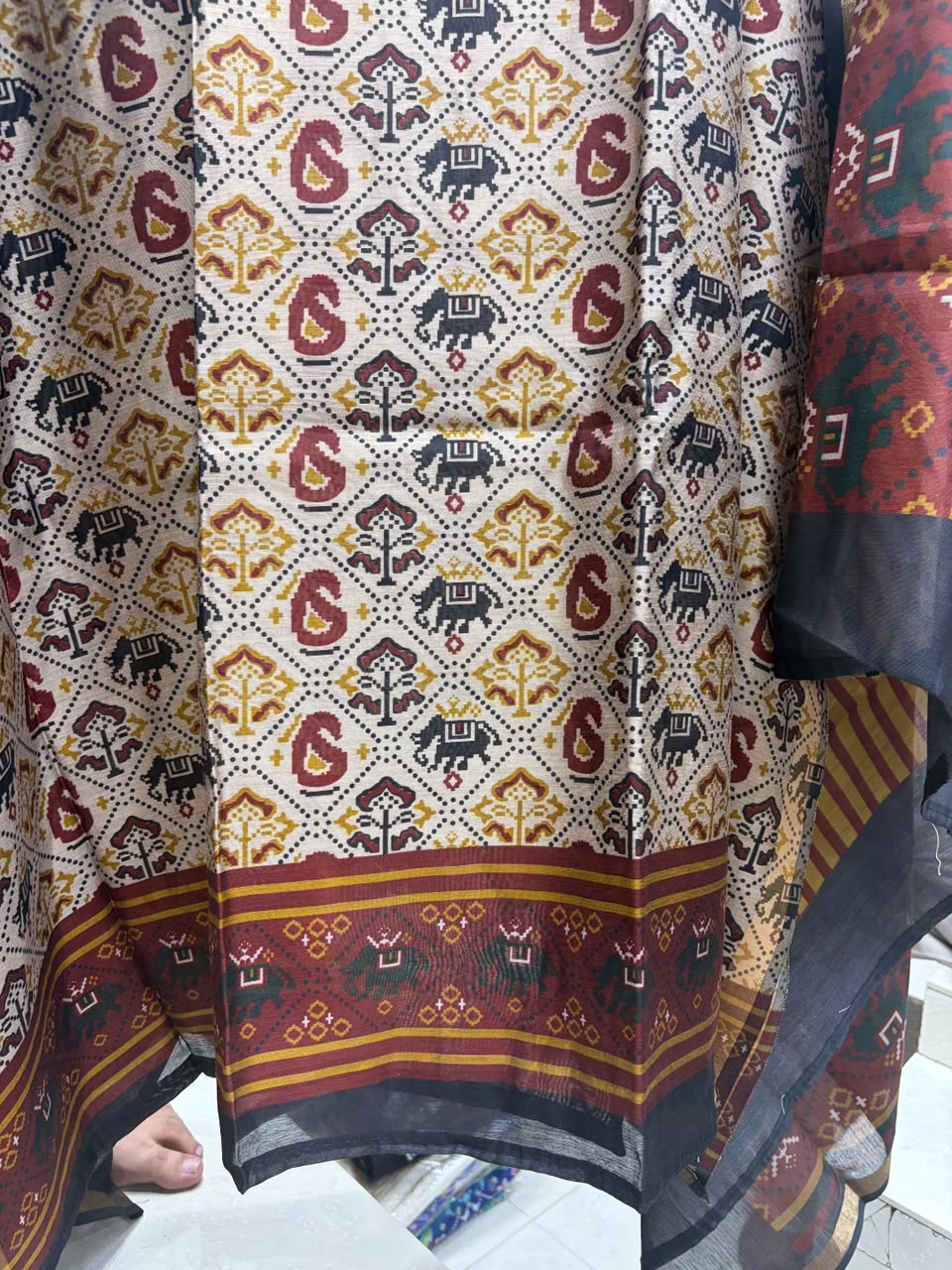 Maheshwari Patola Print Zari Border