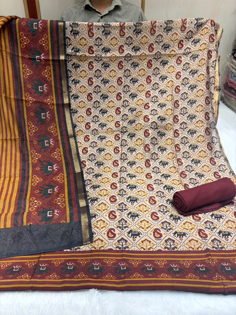 Maheshwari Patola Print Zari Border