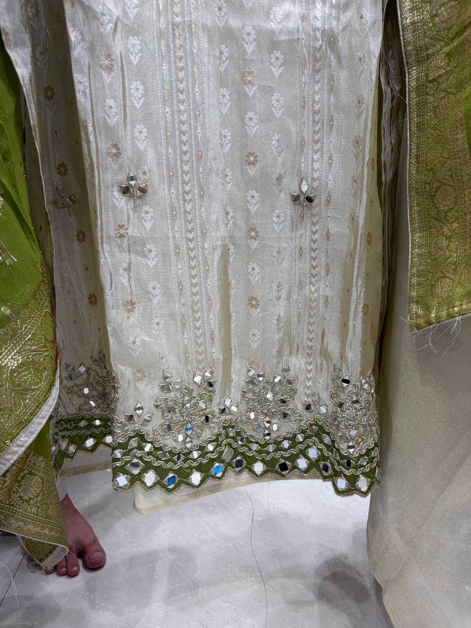 Shimmer Silk Mirror Neck Banarasi Dupatta