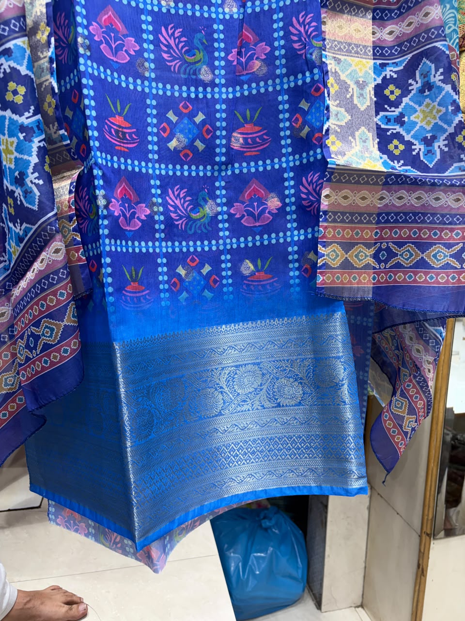 Premuim Silk Zari Pallu Border Patola Print 2