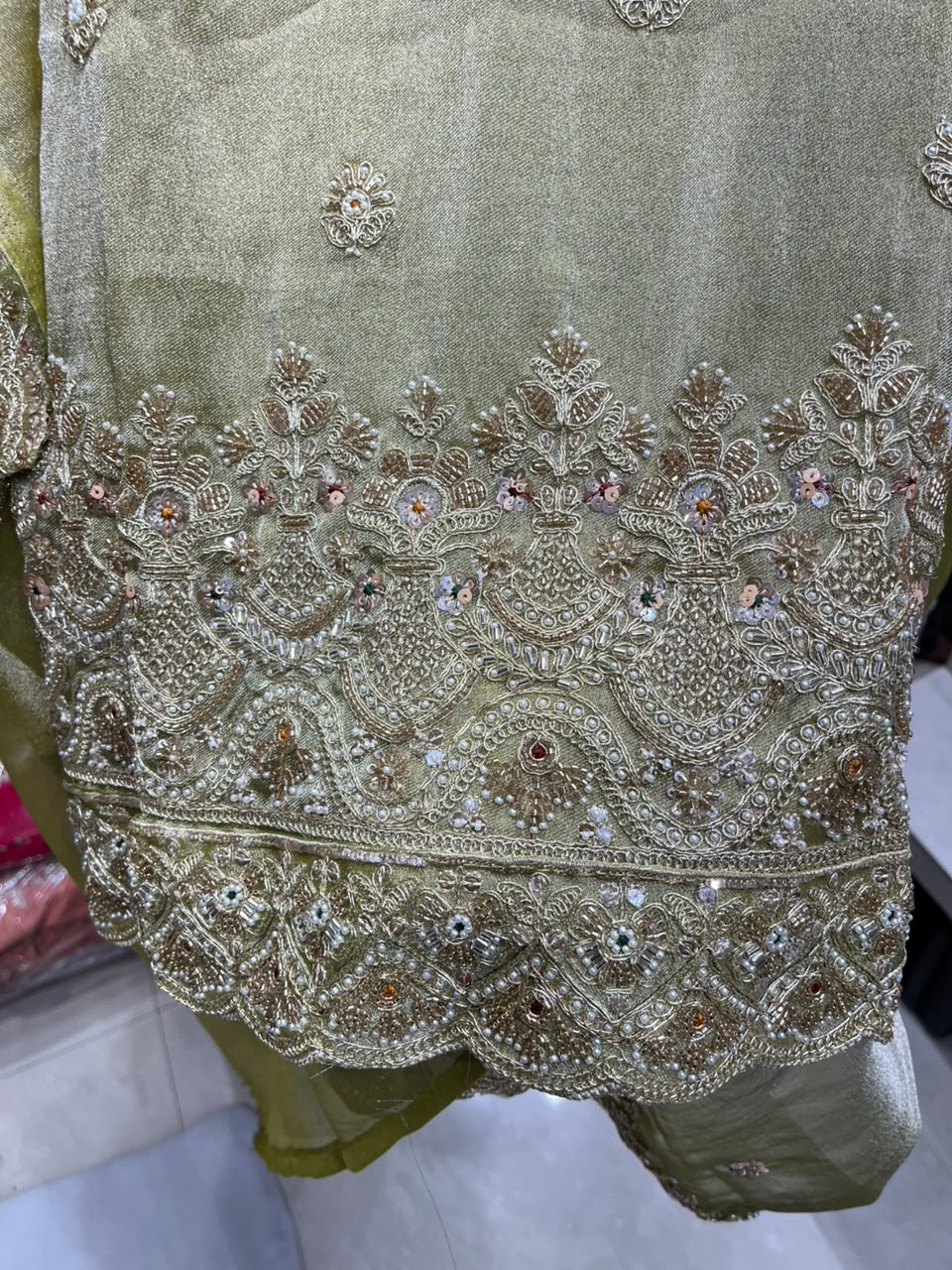 New Giraffe Shimmer Heavy Border Suit Dupatta