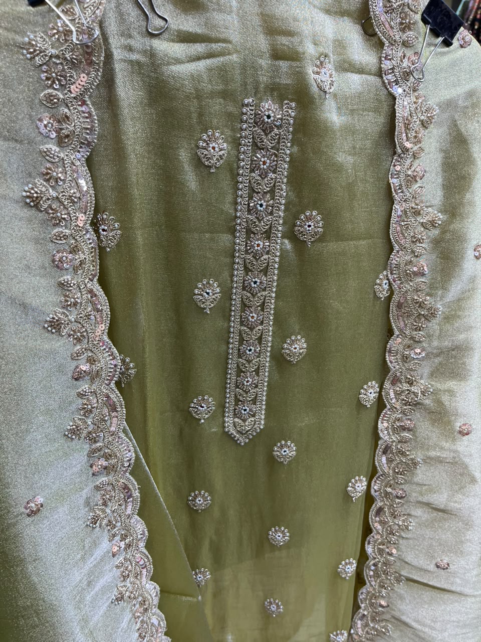 New Giraffe Shimmer Heavy Border Suit Dupatta
