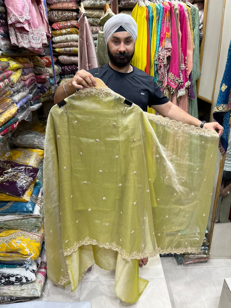 New Giraffe Shimmer Heavy Border Suit Dupatta