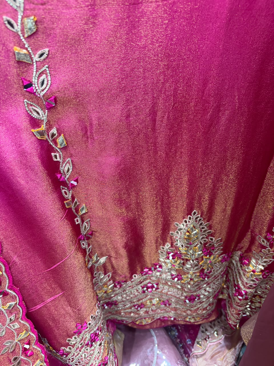 Elegant Shimmer Mirror & Gotta Cutwork Suit - Light Chart