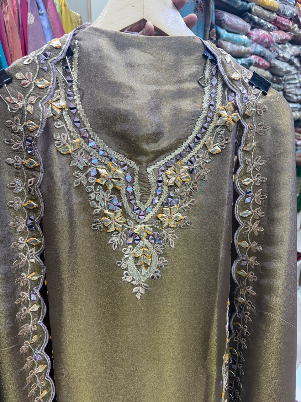 Elegant Shimmer Mirror & Gotta Cutwork Suit - Light Chart