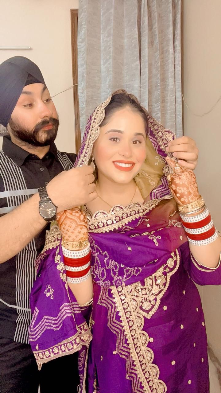 Pure Dola Silk with Bandhni Dupatta with Potli