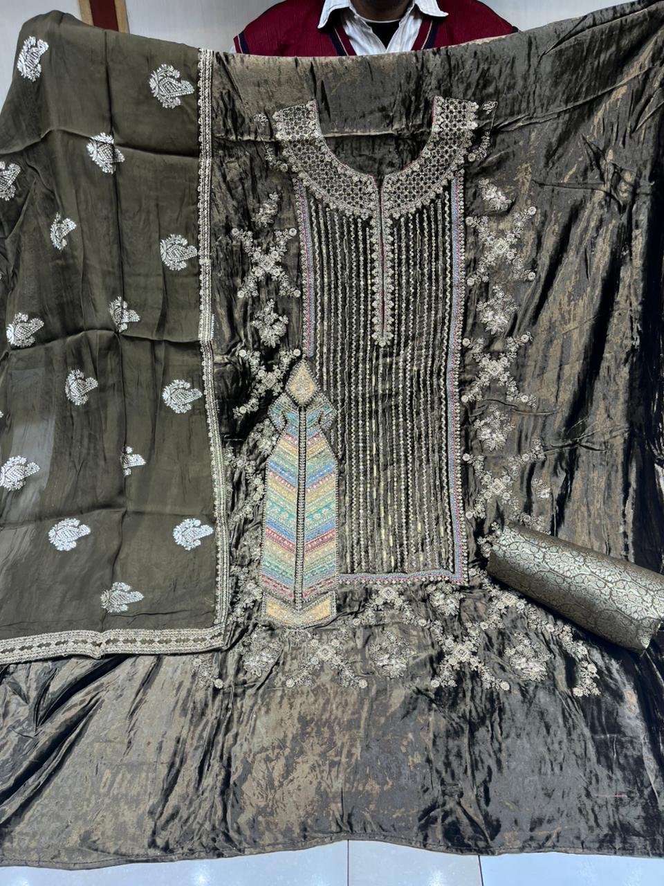 Kimkhab Salwar Velvet Suit