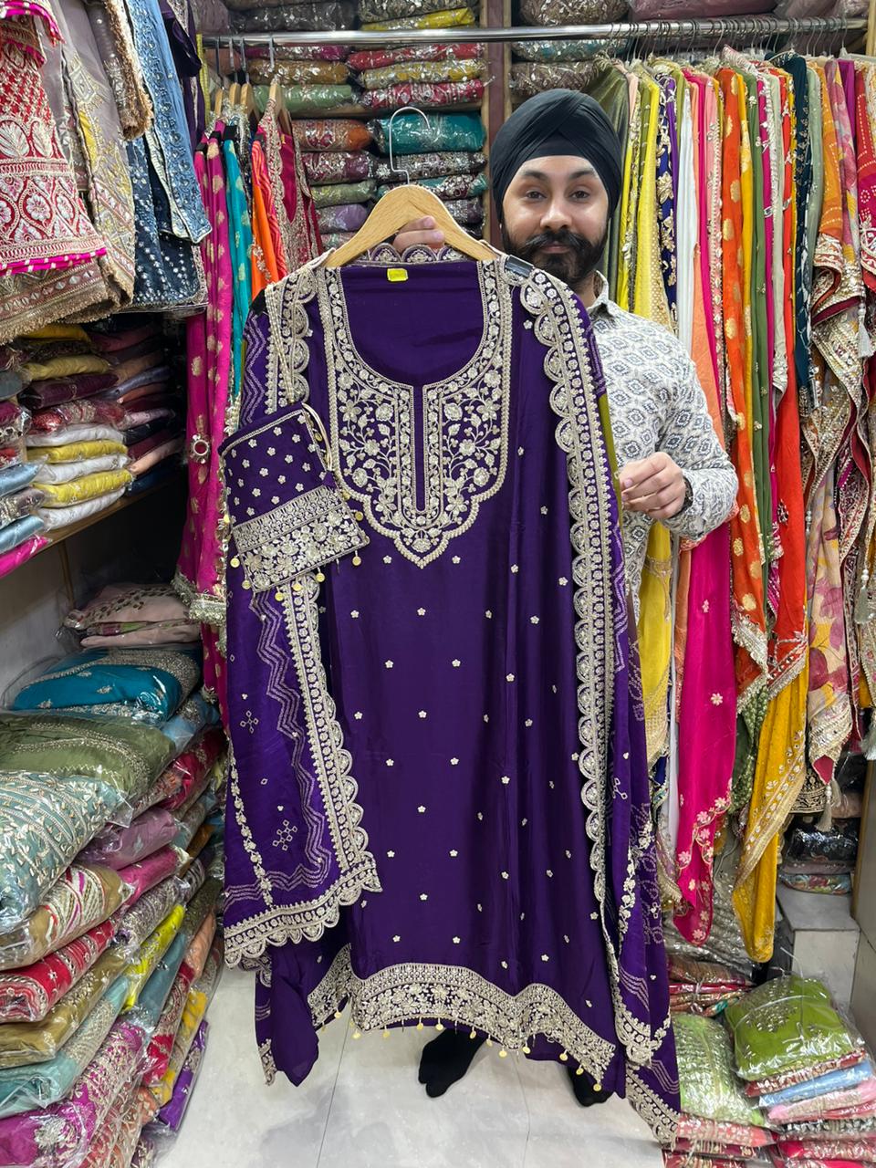 Pure Dola Silk with Bandhni Dupatta with Potli