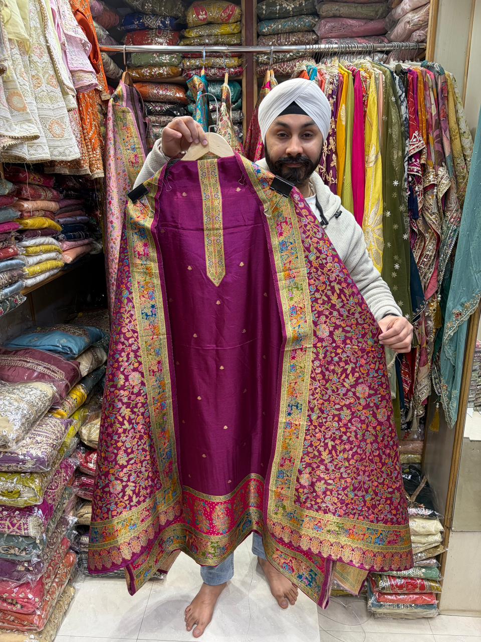 Pure Silk Banarasi Weave Heavy Dupatta Figures Ghera