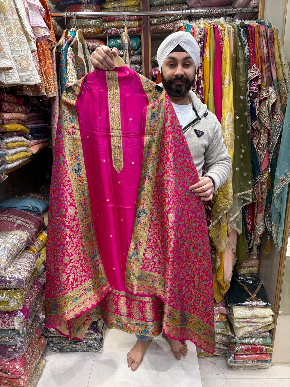 Pure Silk Banarasi Weave Heavy Dupatta Figures Ghera