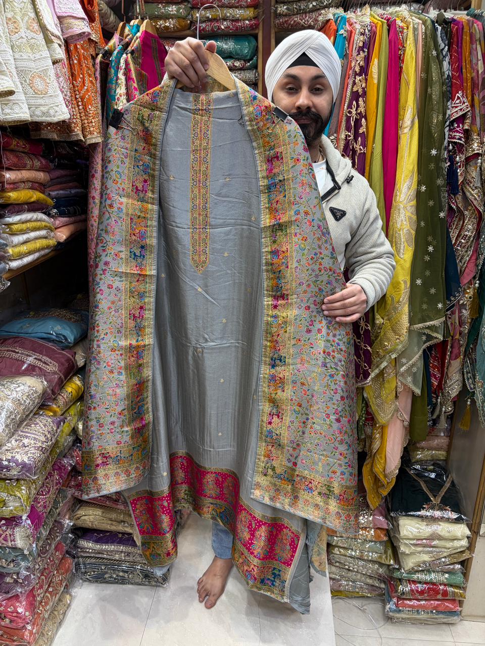 Pure Silk Banarasi Weave Heavy Dupatta Figures Ghera