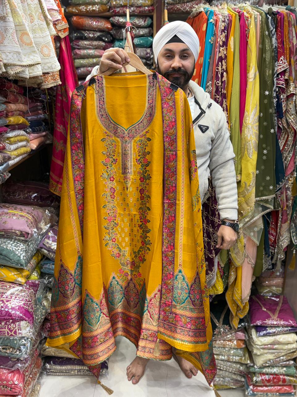 Silk Jacquard Weave with Position Print Beauty