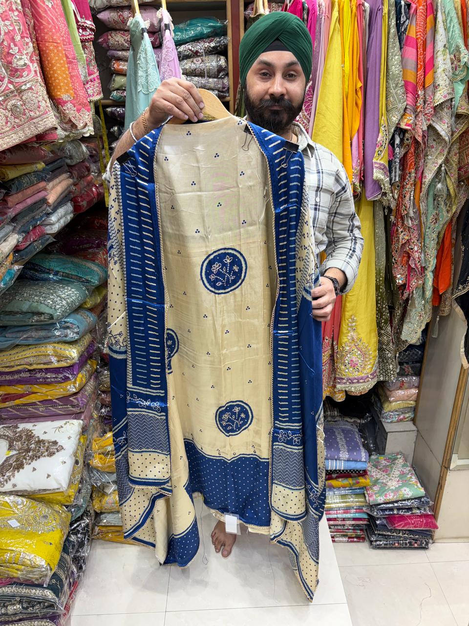 Gajji Ombrey Bhandej Buta - Design no 6