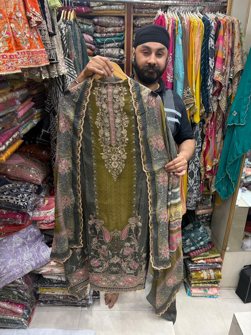 Pure Crepe Floral Zari Work Suit