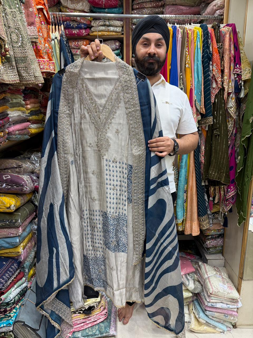 Muslin Suit with Zebra Print Dupatta Handwork - V Neck & Dupatta Border D no 2