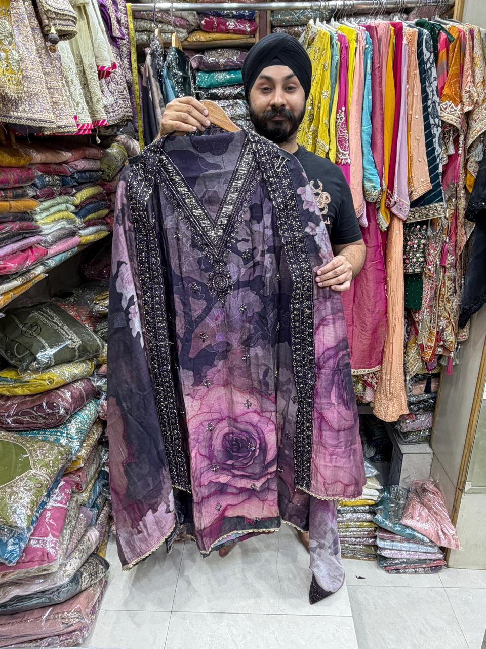 Hotseller Muslin Floral Print V neck Handwork