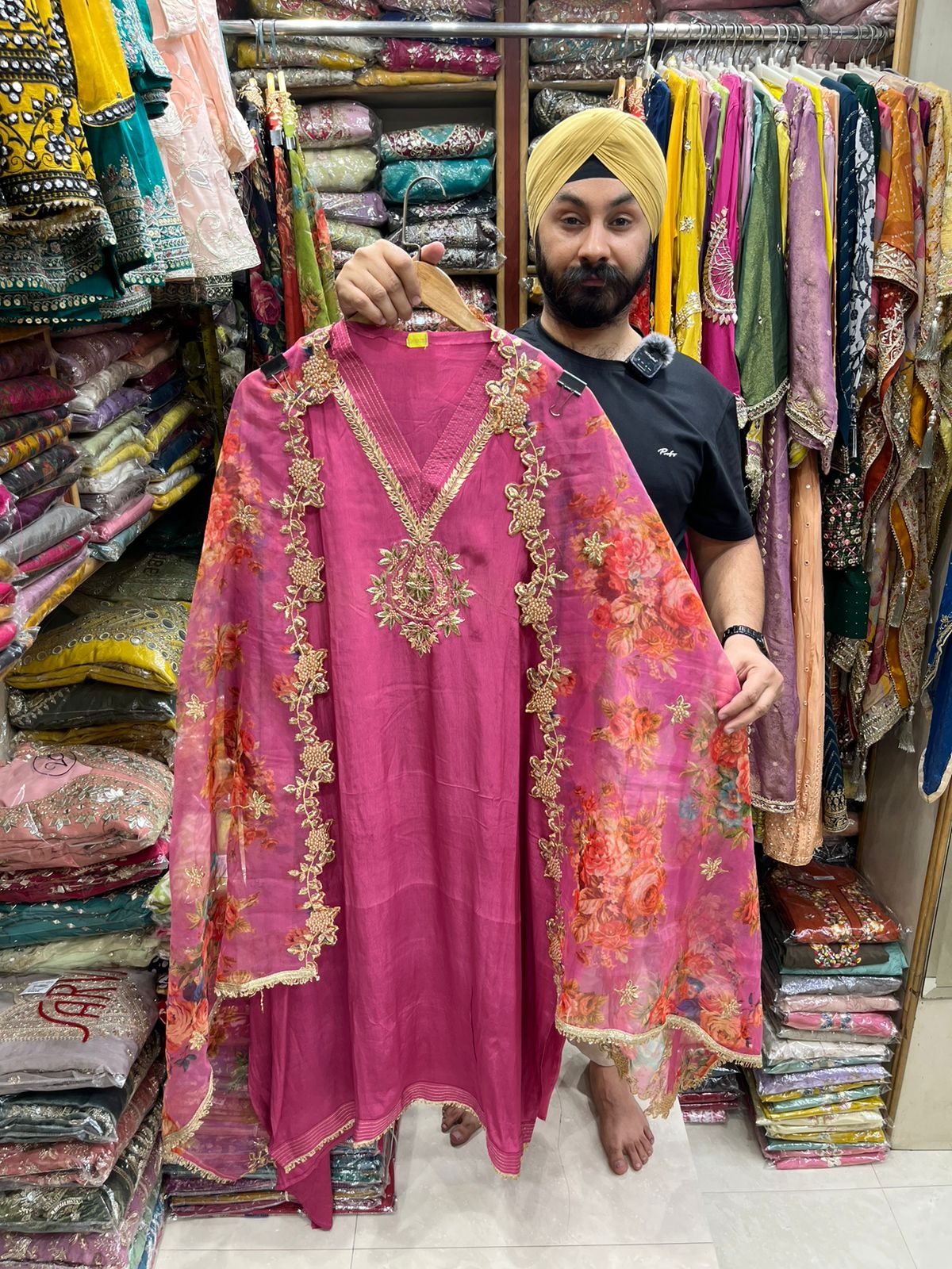 Premium Crepe Organza Dupatta - V Neck Beats Work