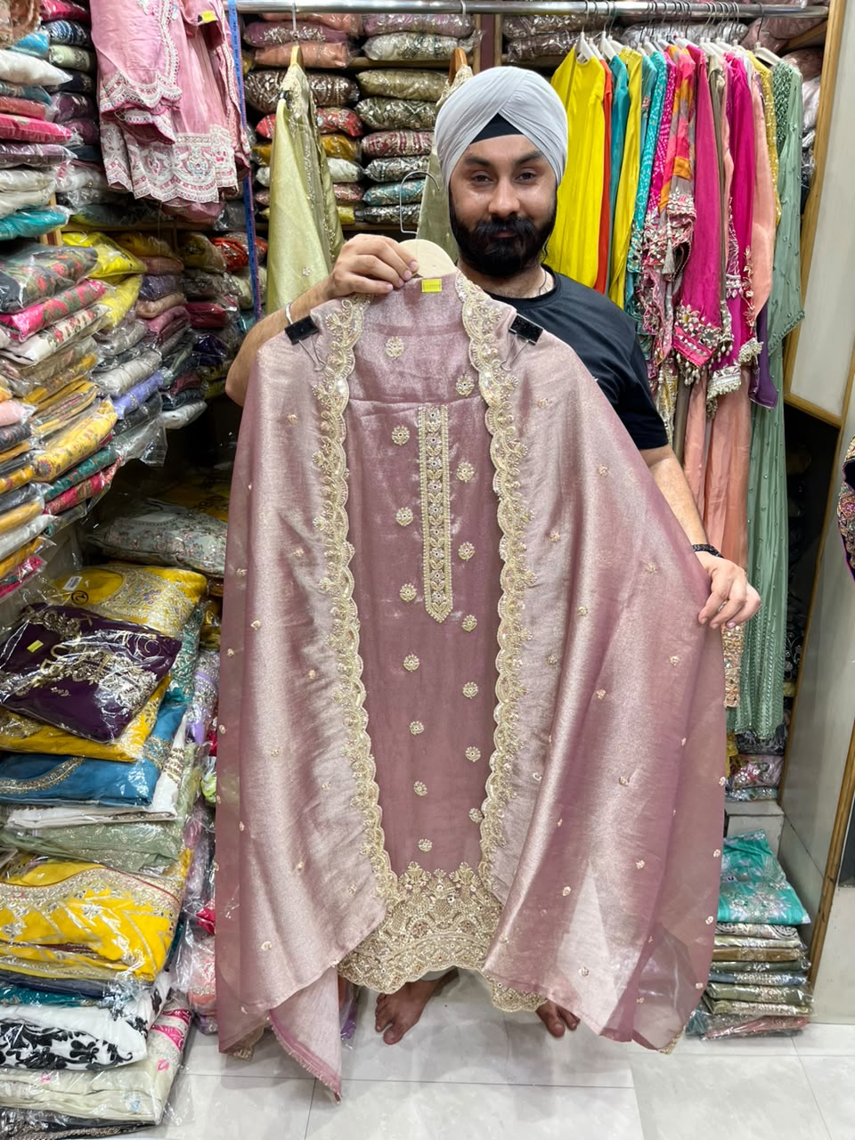 New Giraffe Shimmer Heavy Border Suit Dupatta