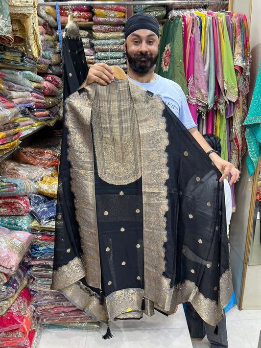 Elegant Kanjivaram Antic Grey Border - Black Solo 4